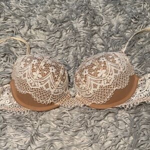 Victoria's Secret Lace Bra in Cream and Tan